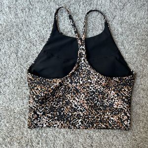 Old navy active new workout top. Size medium.